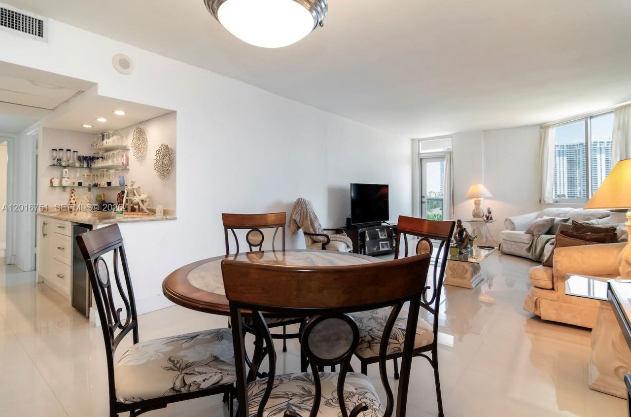 19370 Collins Ave , Unit 626, Sunny Isles Beach, FL 33160 Photo