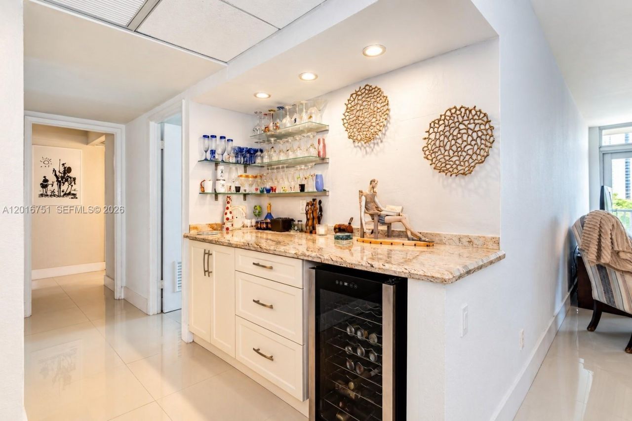 19370 Collins Ave, Unit 626, Sunny Isles Beach, FL 33160 Photo
