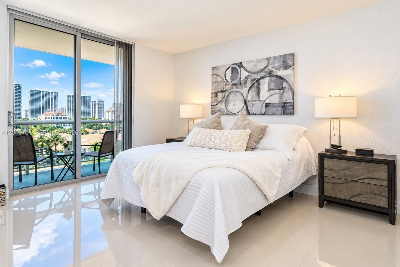 19370 Collins Ave, Unit 626, Sunny Isles Beach, FL 33160 Photo