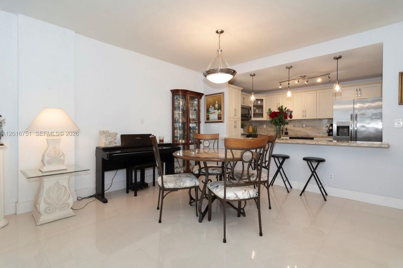 19370 Collins Ave , Unit 626, Sunny Isles Beach, FL 33160 Photo