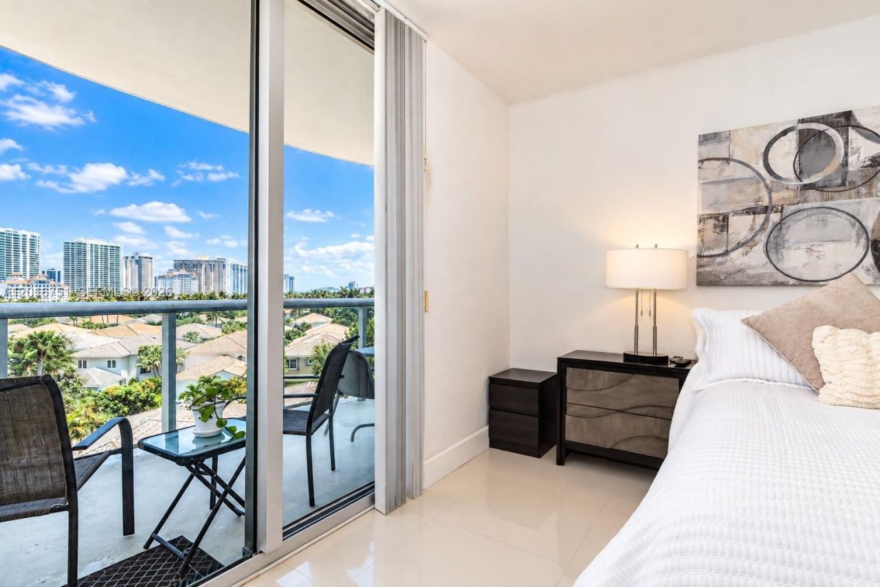 19370 Collins Ave, Unit 626, Sunny Isles Beach, FL 33160 Photo