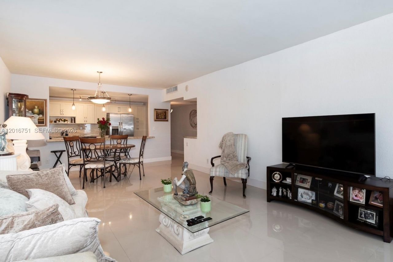 19370 Collins Ave , Unit 626, Sunny Isles Beach, FL 33160 Photo