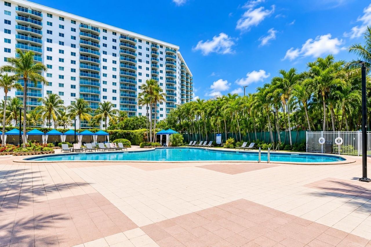 19370 Collins Ave, Unit 626, Sunny Isles Beach, FL 33160 Photo