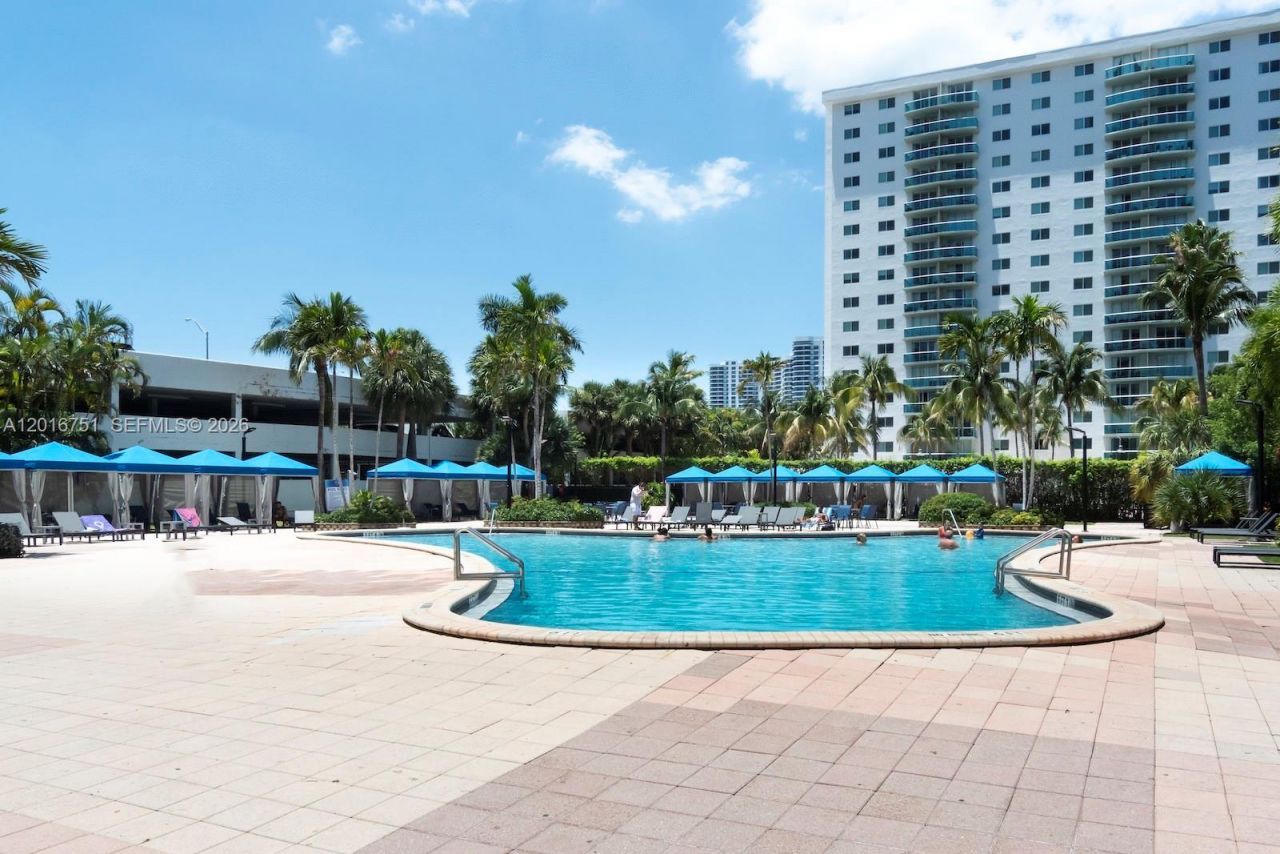 19370 Collins Ave , Unit 626, Sunny Isles Beach, FL 33160 Photo