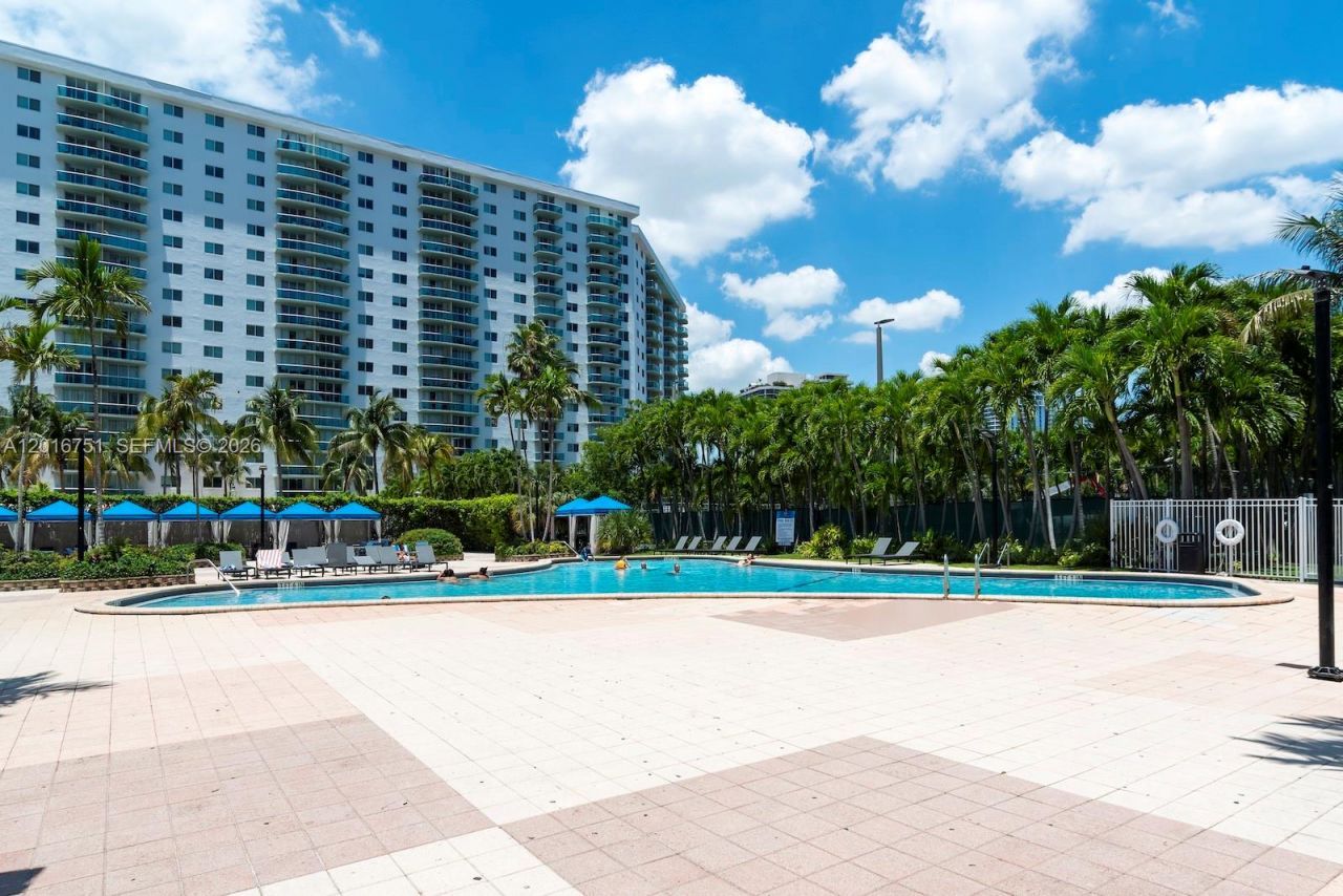 19370 Collins Ave , Unit 626, Sunny Isles Beach, FL 33160 Photo
