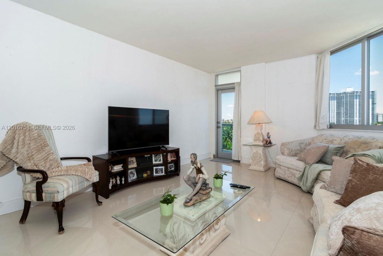 19370 Collins Ave , Unit 626, Sunny Isles Beach, FL 33160 Photo