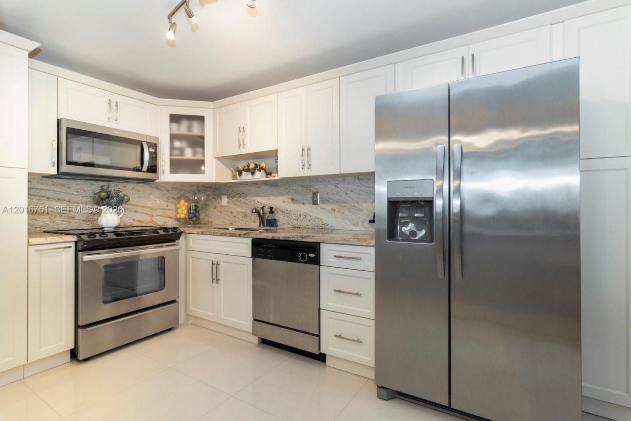 19370 Collins Ave , Unit 626, Sunny Isles Beach, FL 33160 Photo