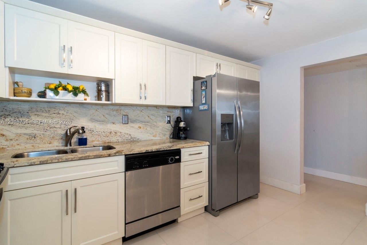 19370 Collins Ave , Unit 626, Sunny Isles Beach, FL 33160 Photo