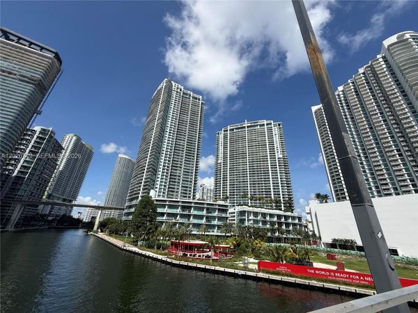 92 SW 3rd St, Unit 1804, Miami, FL 33130