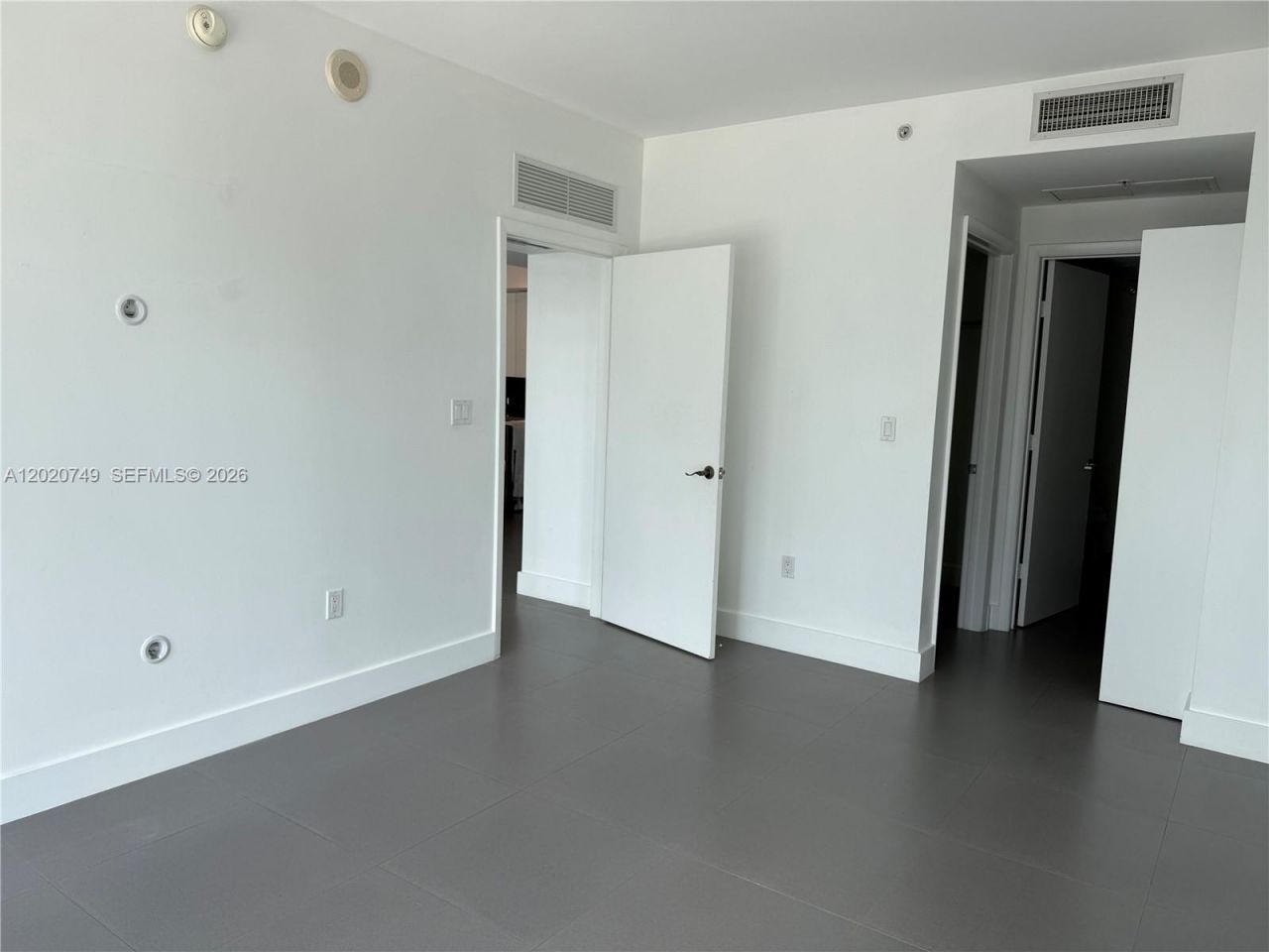 92 SW 3rd St, Unit 1804, Miami, FL 33130 Photo