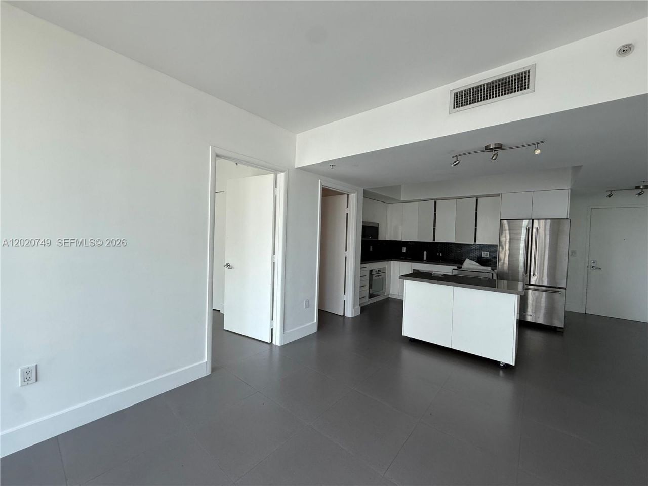 92 SW 3rd St, Unit 1804, Miami, FL 33130 Photo