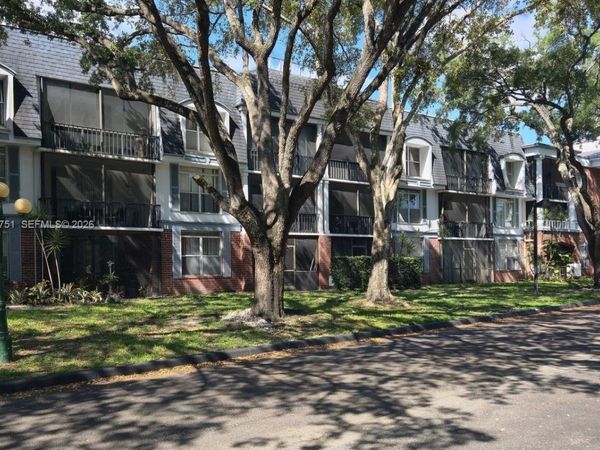 Unit 3T, Lauderhill, FL 33319