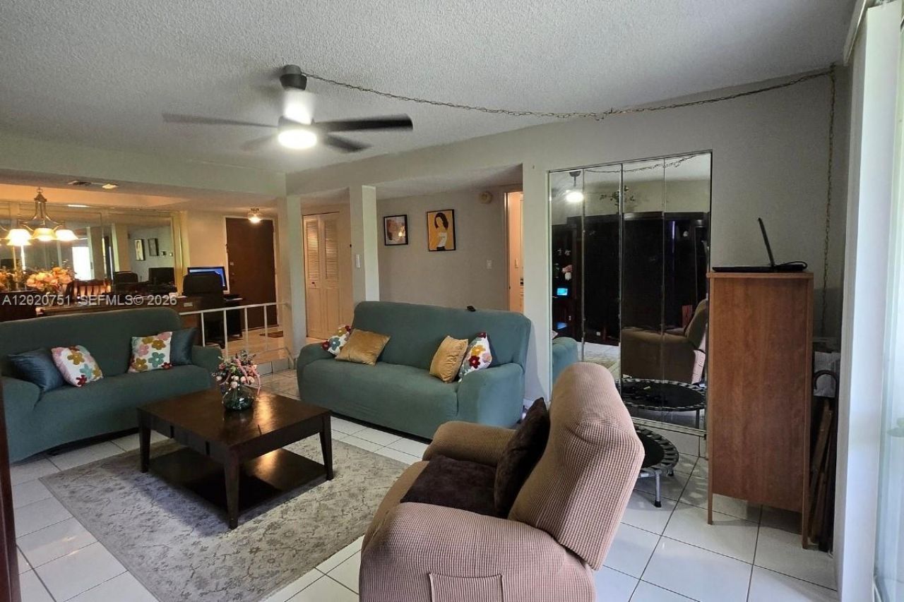 3660 Inverrary Dr, Unit 3T, Lauderhill, FL 33319 Photo