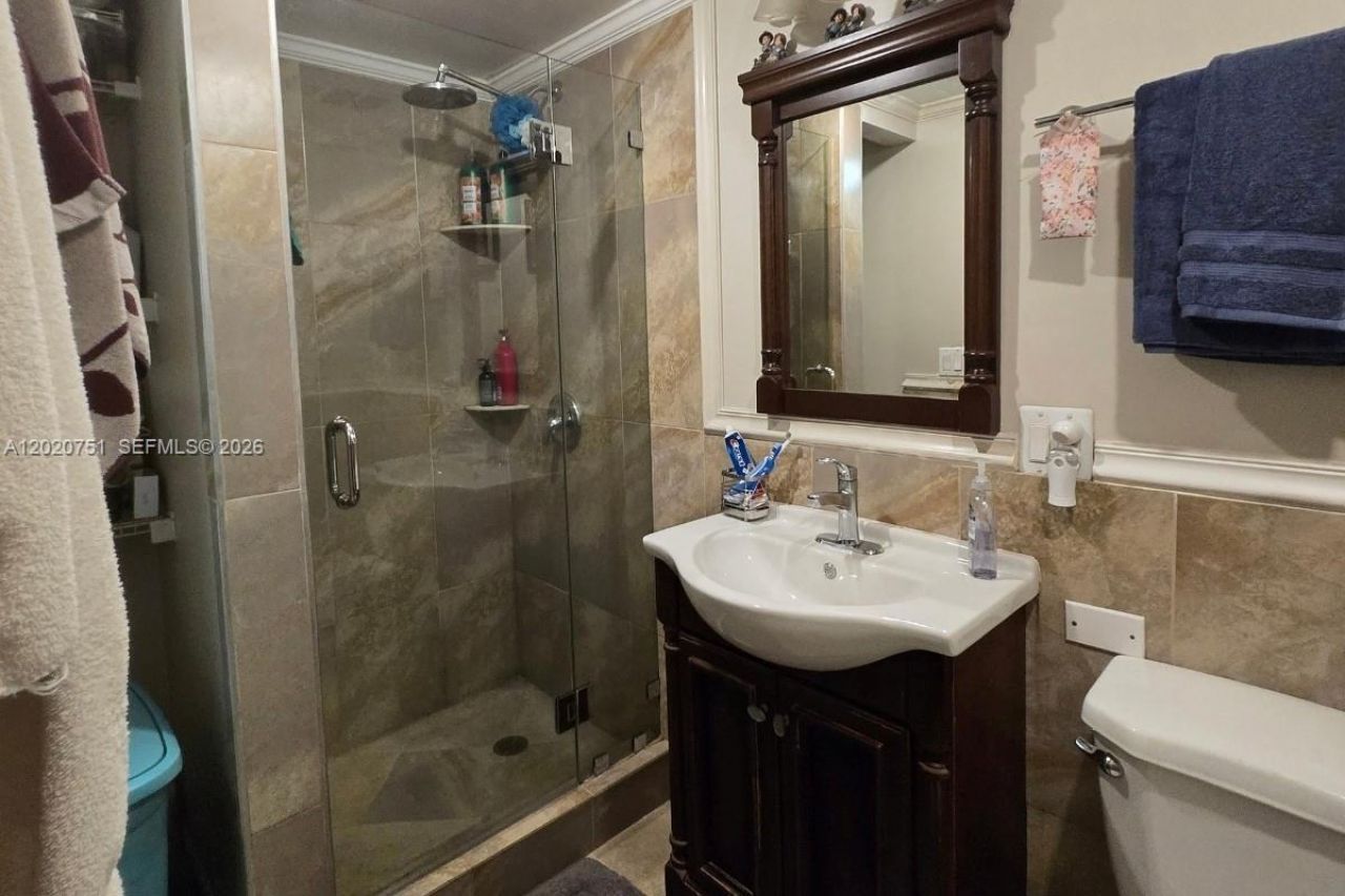 3660 Inverrary Dr, Unit 3T, Lauderhill, FL 33319 Photo
