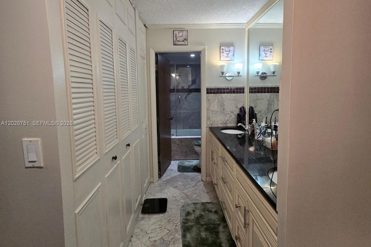3660 Inverrary Dr, Unit 3T, Lauderhill, FL 33319 Photo