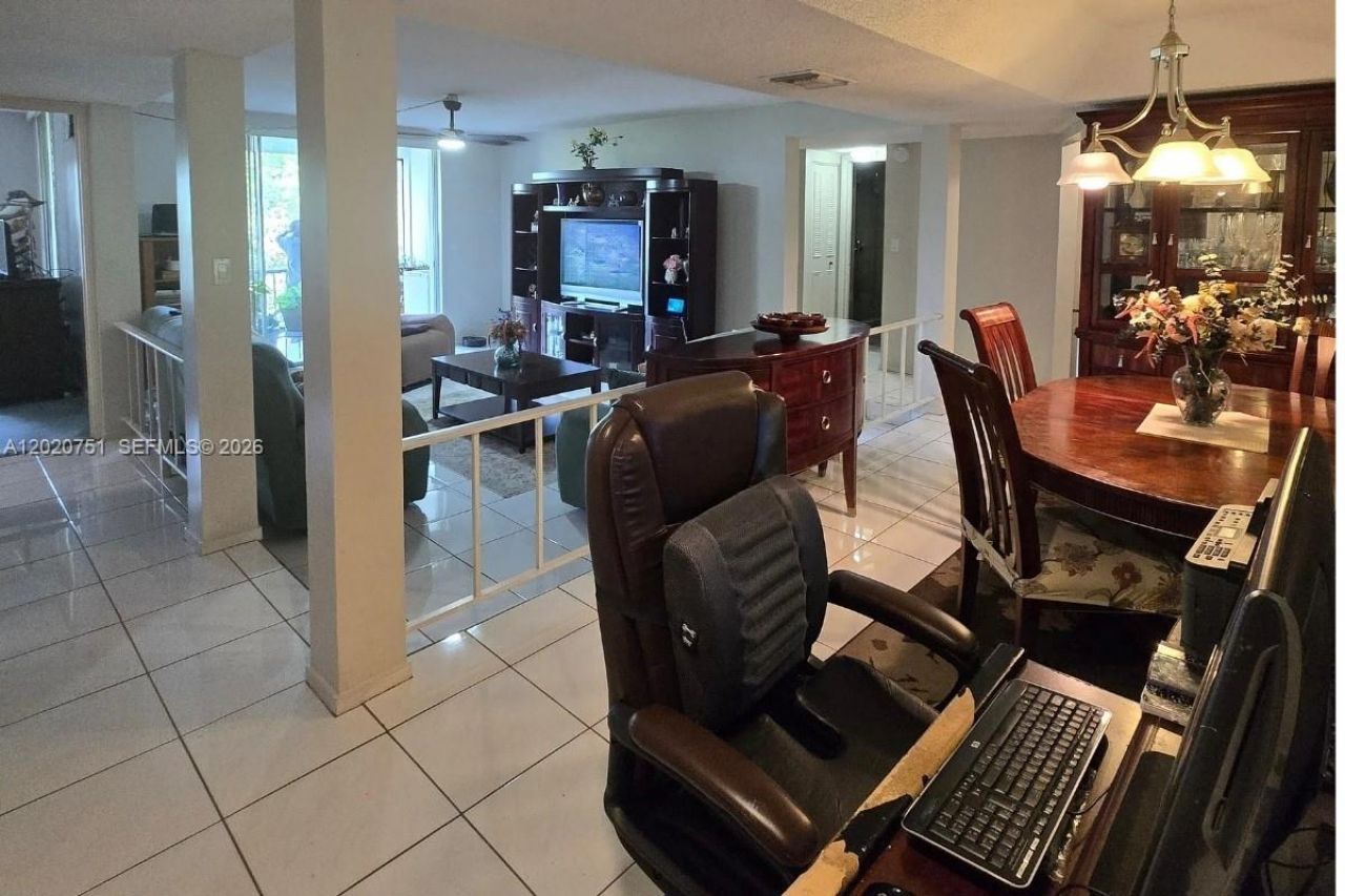3660 Inverrary Dr, Unit 3T, Lauderhill, FL 33319 Photo