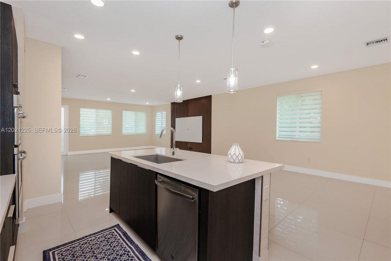 6681 NW 104th Ave , Unit 6681, Doral, FL 33178 Photo