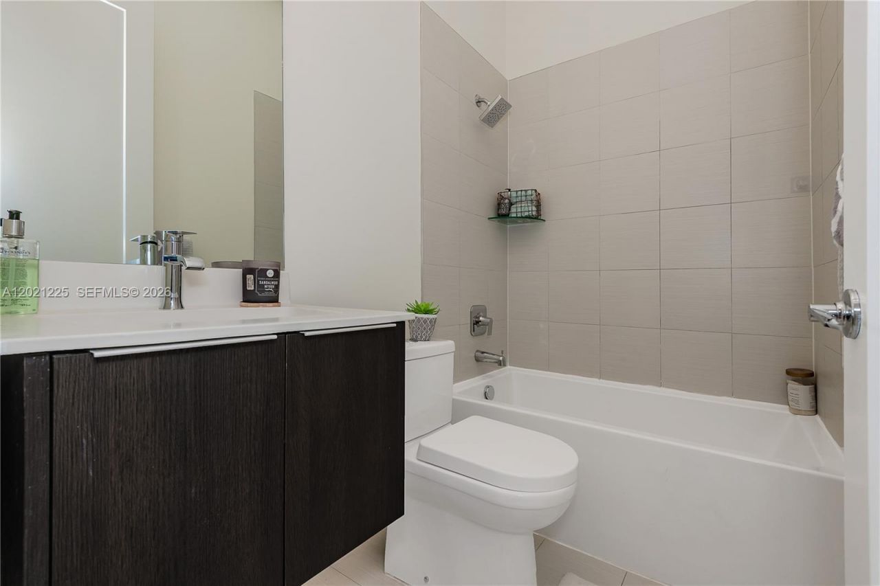 6681 NW 104th Ave , Unit 6681, Doral, FL 33178 Photo
