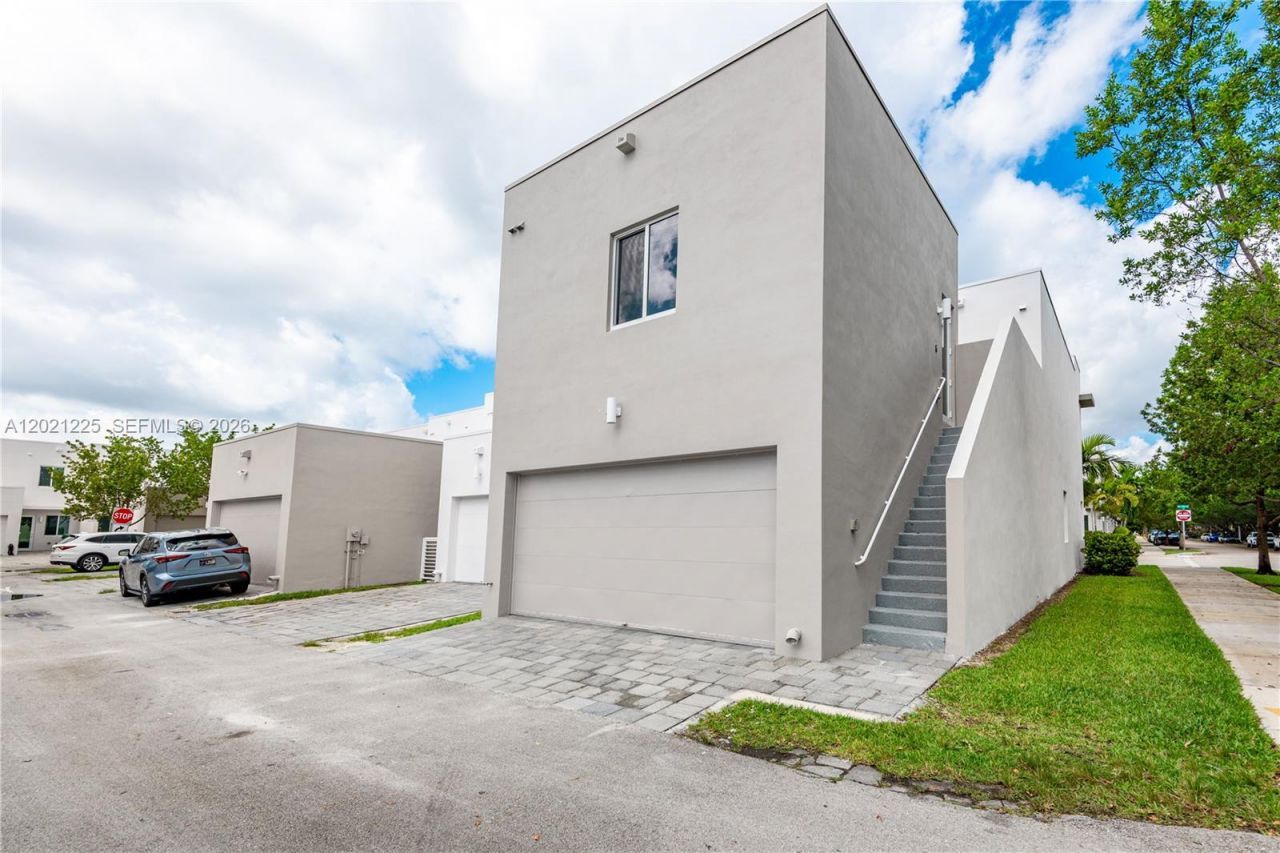 6681 NW 104th Ave , Unit 6681, Doral, FL 33178 Photo