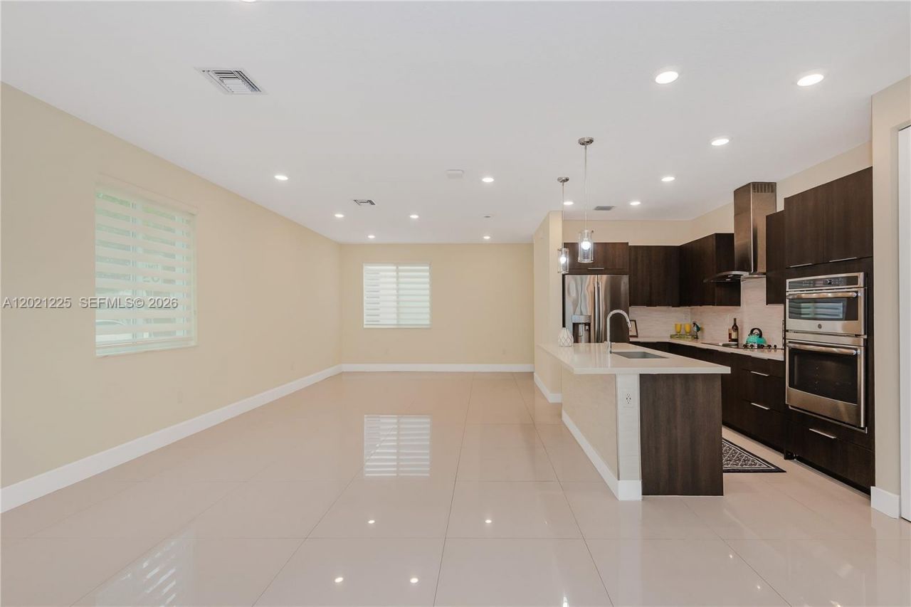 6681 NW 104th Ave , Unit 6681, Doral, FL 33178 Photo