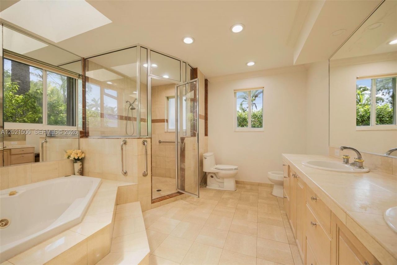 7400 SW 170th Ter, Palmetto Bay, FL 33157 Photo