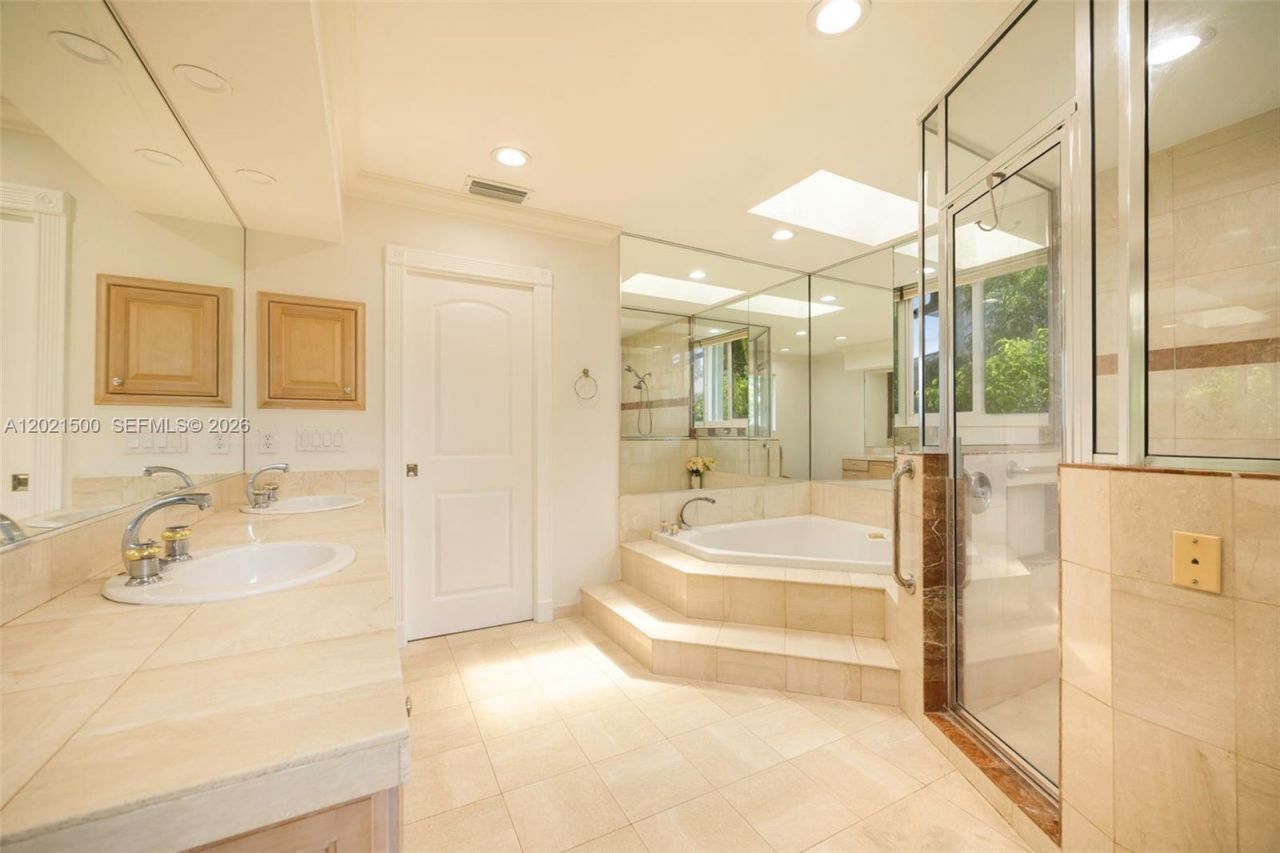 7400 SW 170th Ter, Palmetto Bay, FL 33157 Photo