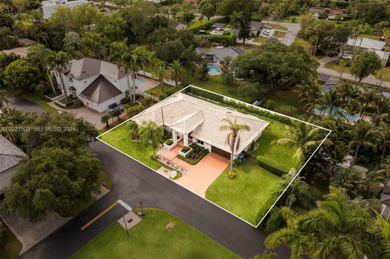 7400 SW 170th Ter, Palmetto Bay, FL 33157 Photo