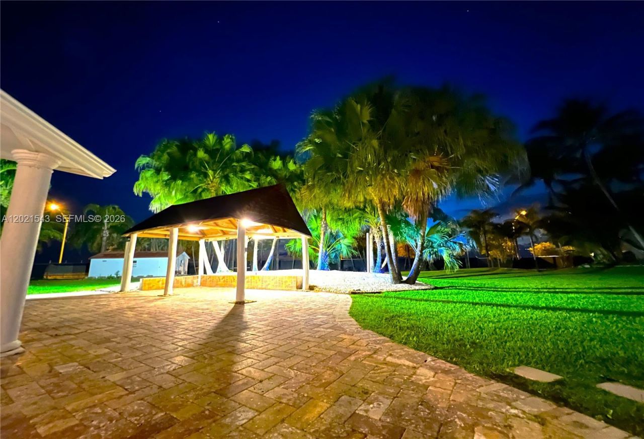 15540 SW 156th Ave , Miami, FL 33187 Photo