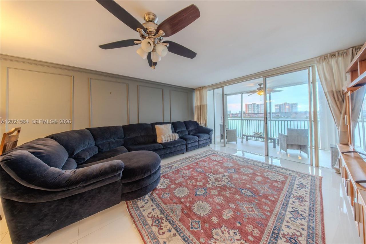 1660 NE 191st St , Unit 410-1, Miami, FL 33179 Photo