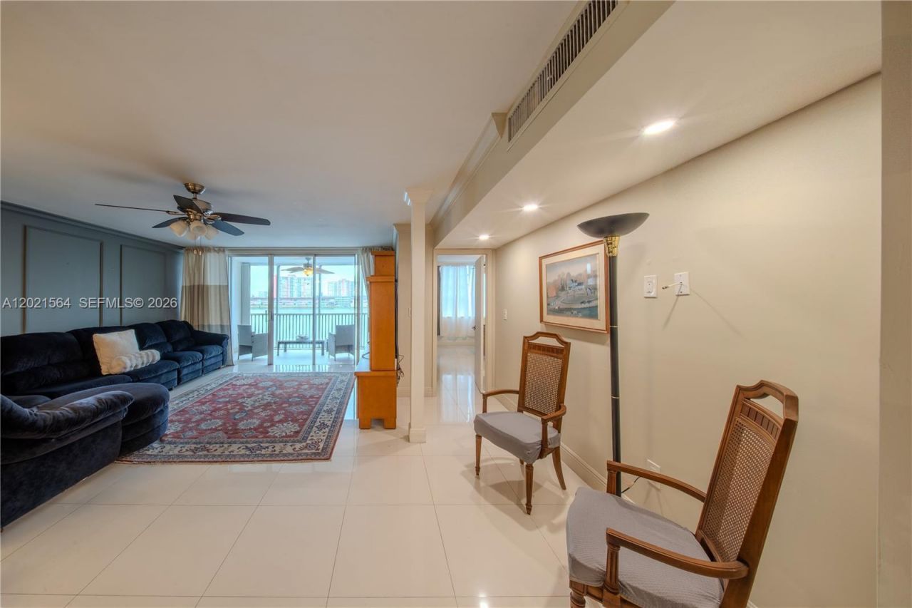 1660 NE 191st St , Unit 410-1, Miami, FL 33179 Photo