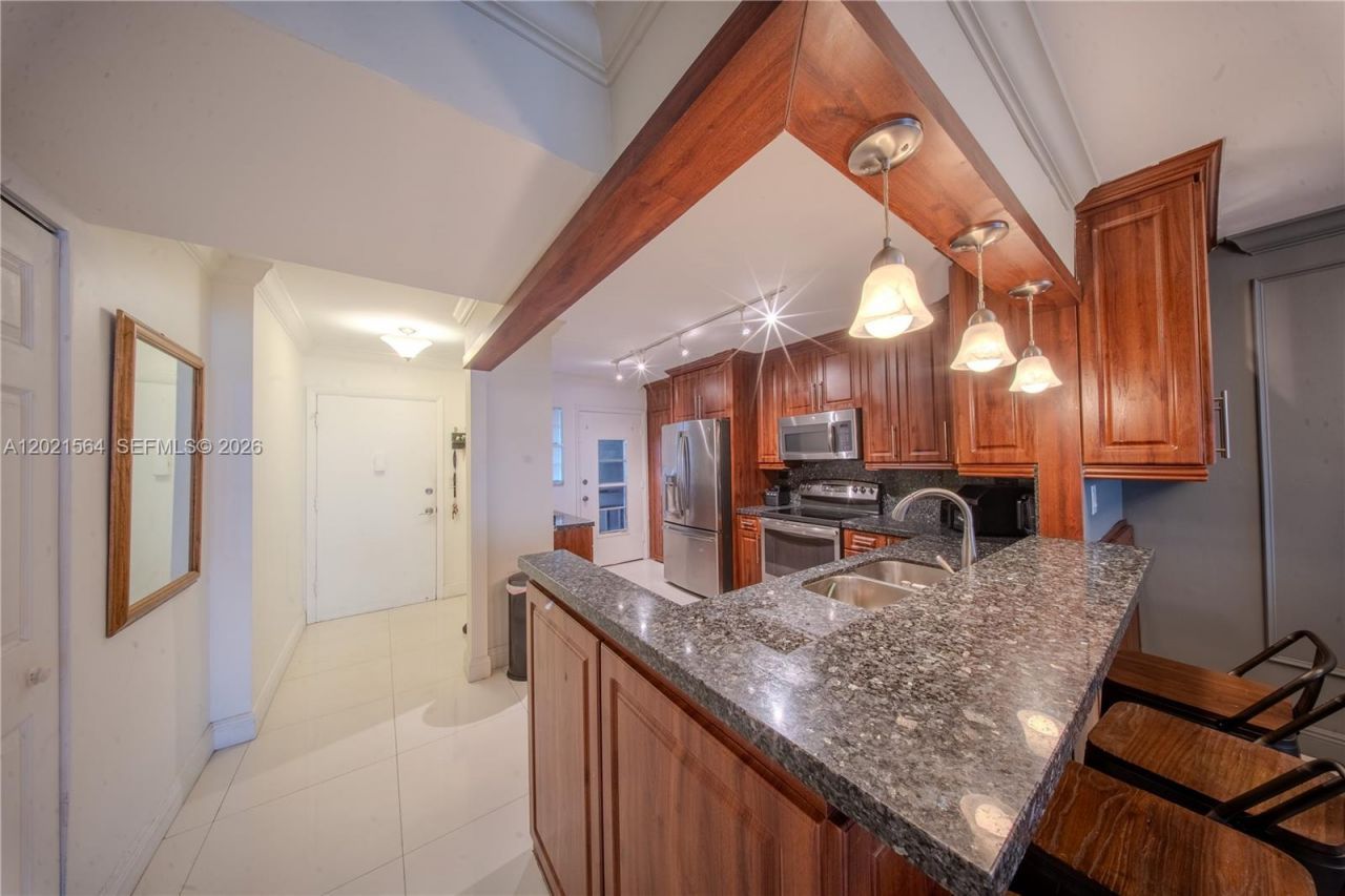 1660 NE 191st St , Unit 410-1, Miami, FL 33179 Photo