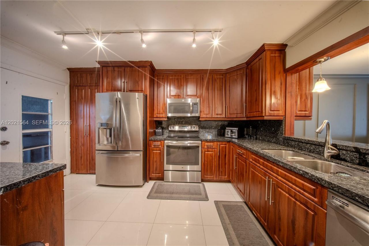 1660 NE 191st St , Unit 410-1, Miami, FL 33179 Photo