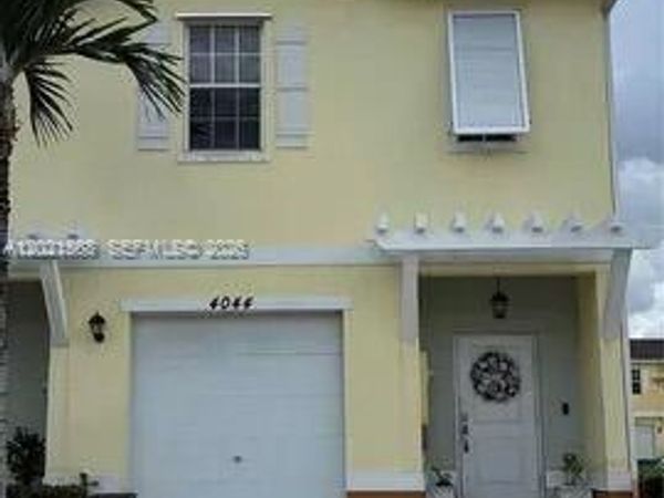 4044 NW 11th St , Unit -, Lauderhill, FL 33313