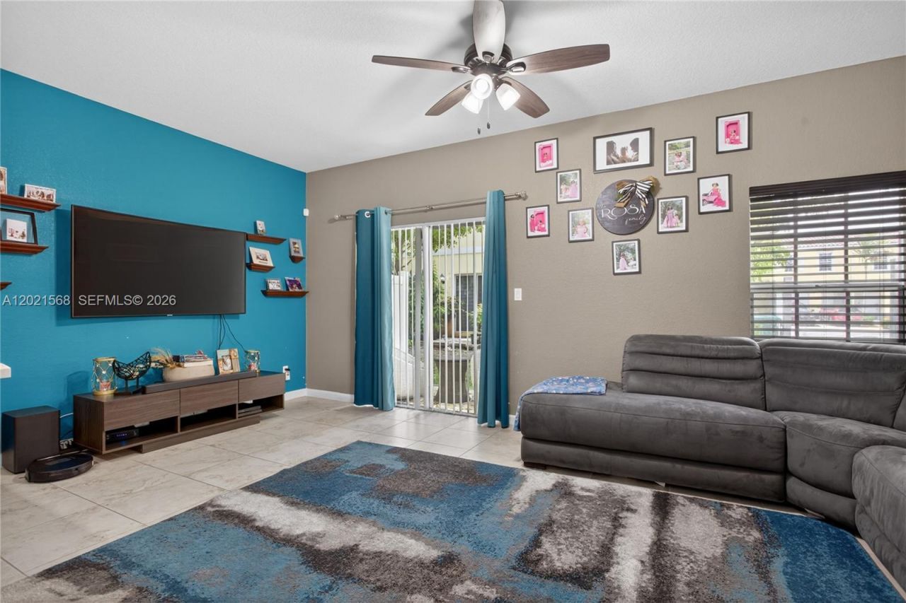 4044 NW 11th St, Unit 4044, Lauderhill, FL 33313 Photo