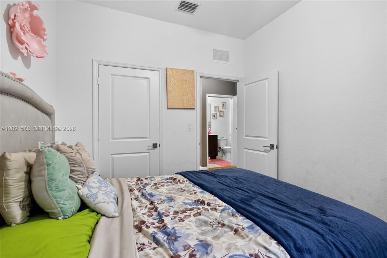 4044 NW 11th St, Unit 4044, Lauderhill, FL 33313 Photo