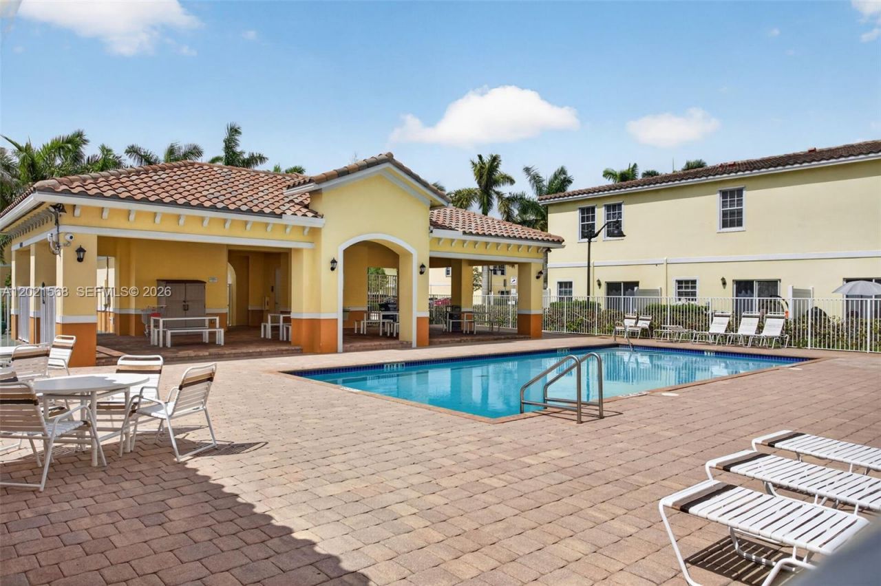 4044 NW 11th St, Unit 4044, Lauderhill, FL 33313 Photo