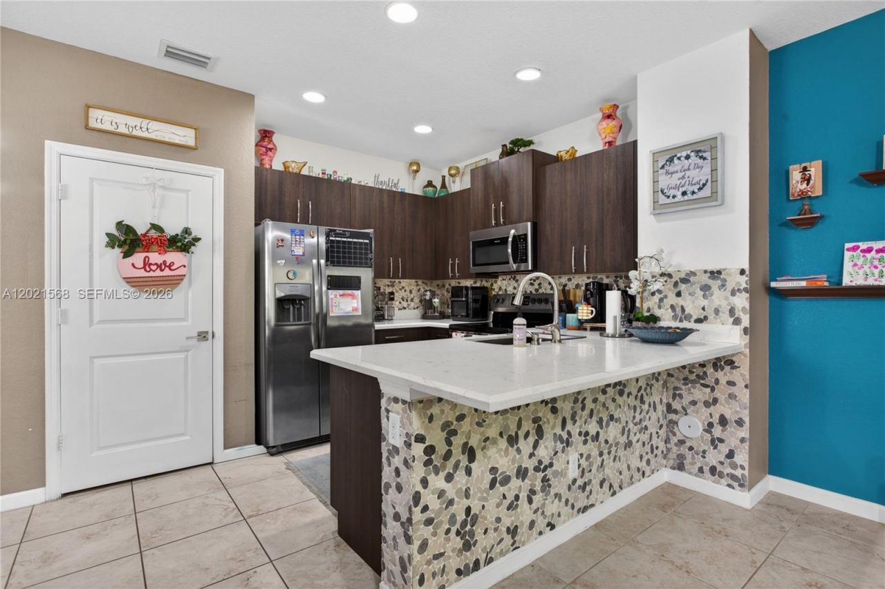 4044 NW 11th St, Unit 4044, Lauderhill, FL 33313 Photo