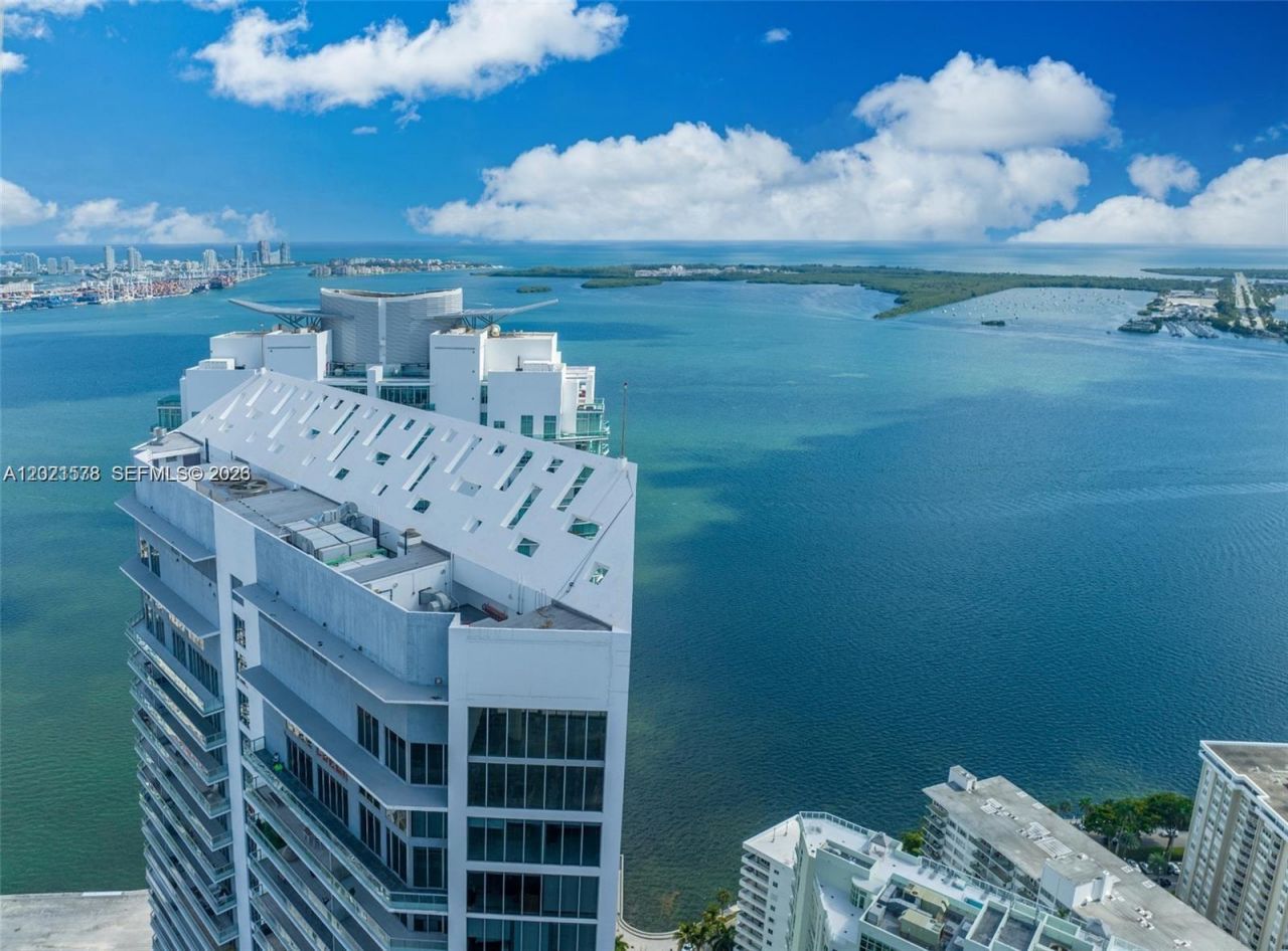 1300 Brickell Bay Dr, Unit 2104, Miami, FL 33131 Photo