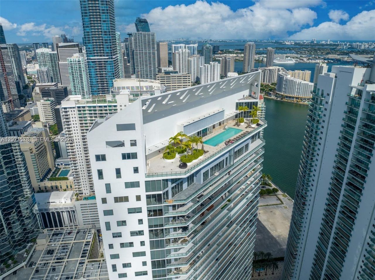 1300 Brickell Bay Dr, Unit 2104, Miami, FL 33131 Photo
