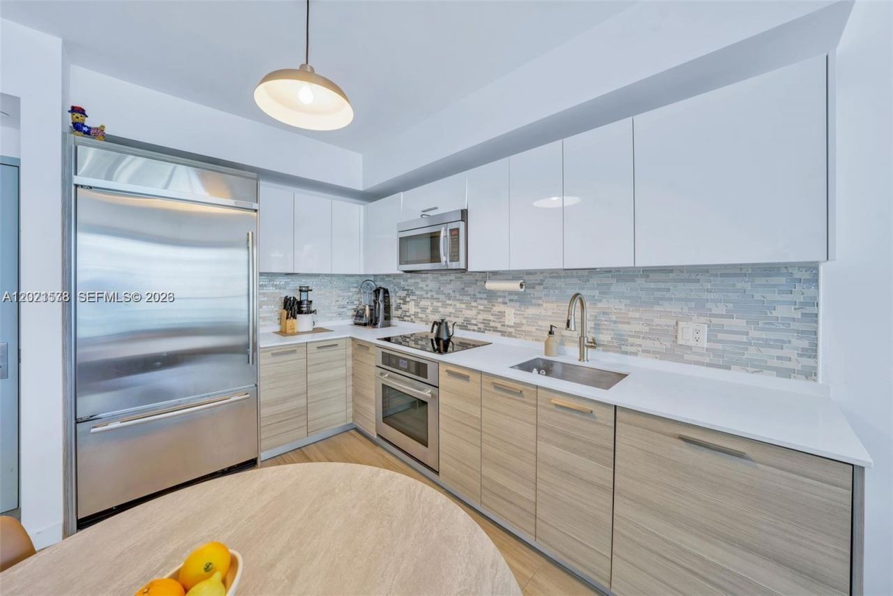 1300 Brickell Bay Dr, Unit 2104, Miami, FL 33131 Photo