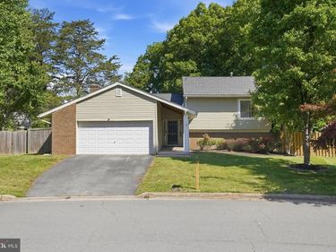 7 ABBEY CIRCLE , STERLING, VA 20164