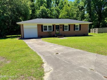 308 Sheffield Road , Jacksonville, NC 28546