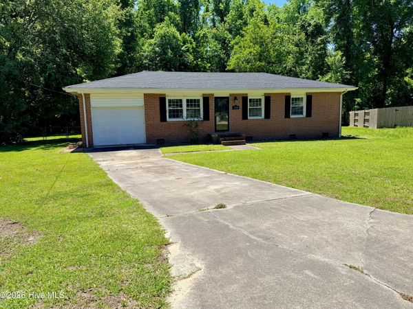 308 Sheffield Road , Jacksonville, NC 28546