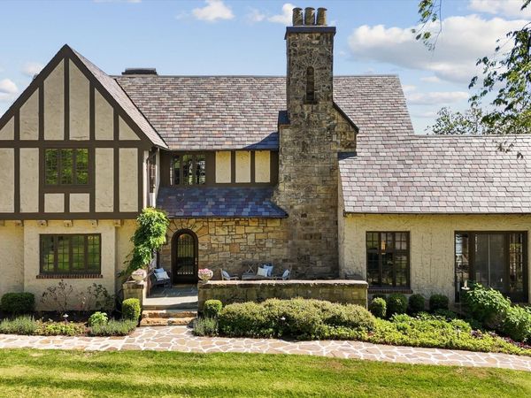 2824 Kingston Pike, Knoxville, TN 37919