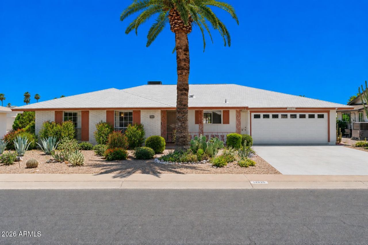 14225 N Mcphee Drive, Sun City, AZ 85351 Main Photo