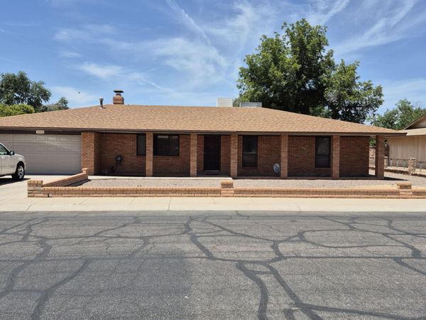 11826 N 82ND Drive, Peoria, AZ 85345