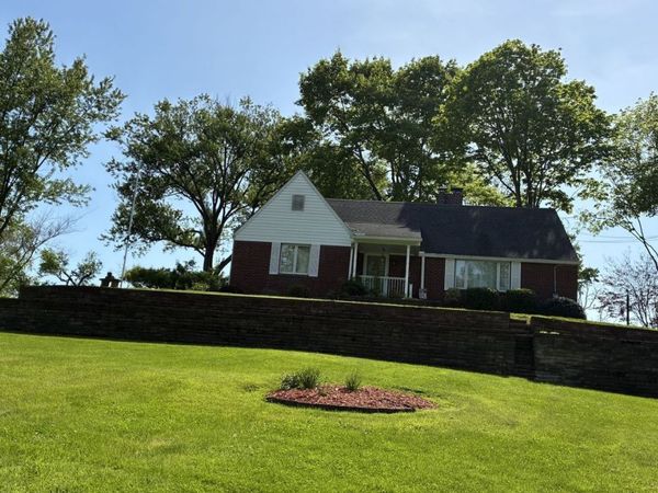 1044 Blythedale Road , Elizabeth, PA 15037