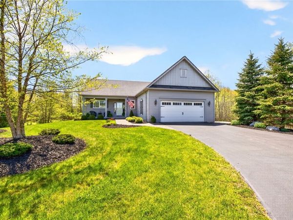 5197 Beacon Hill, Canandaigua, NY 14424