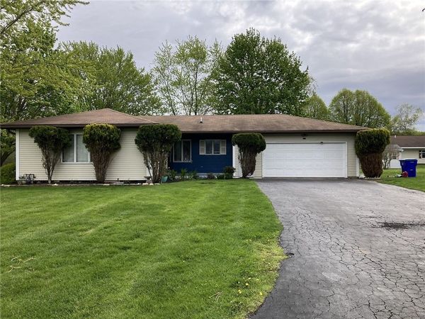 102 Eastview Drive, Medina, NY 14103