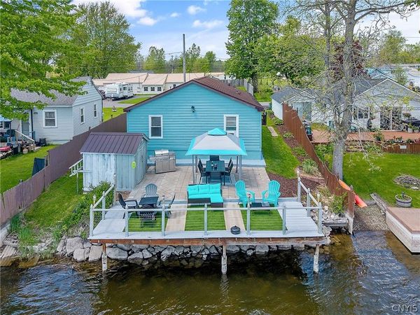 23 Manhattan Park Drive , Pennellville, NY 13132